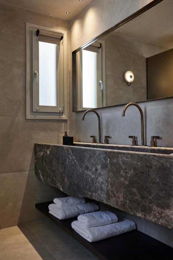 Alaso Design Suites Fira  Bagian luar foto