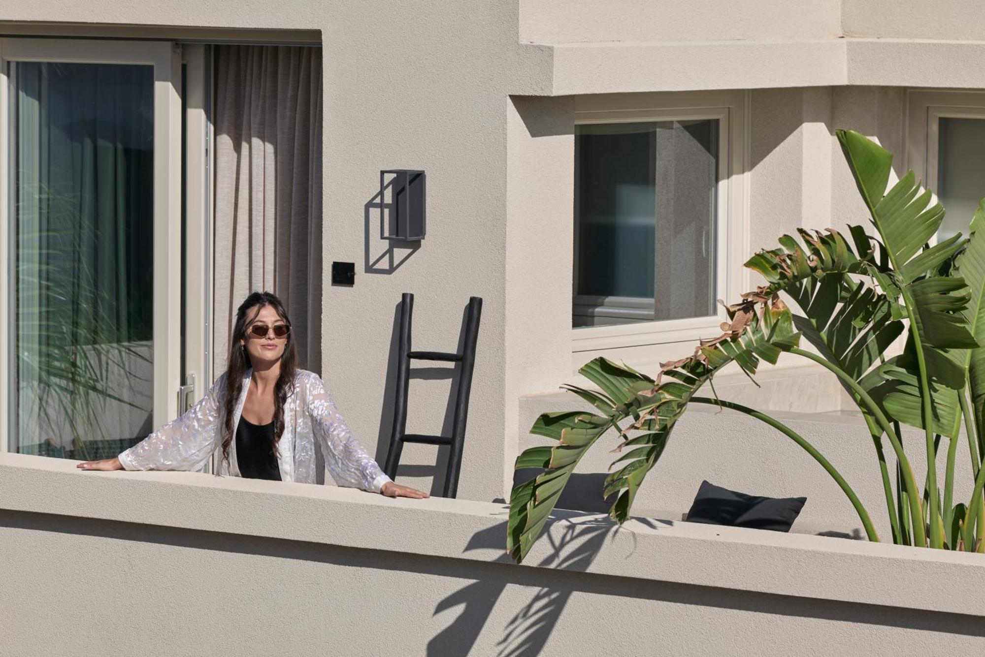 Alaso Design Suites Fira  Bagian luar foto