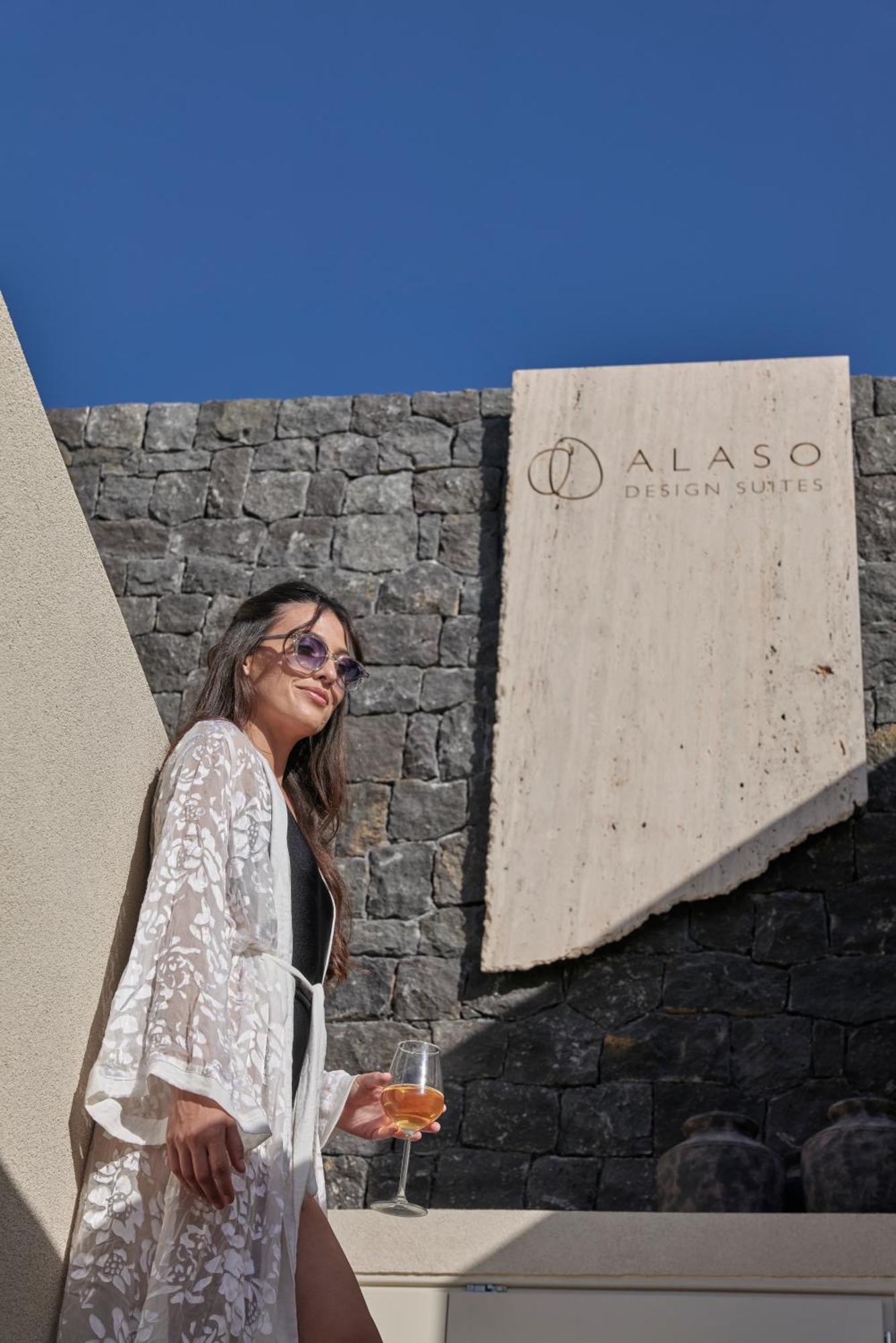 Alaso Design Suites Fira  Bagian luar foto