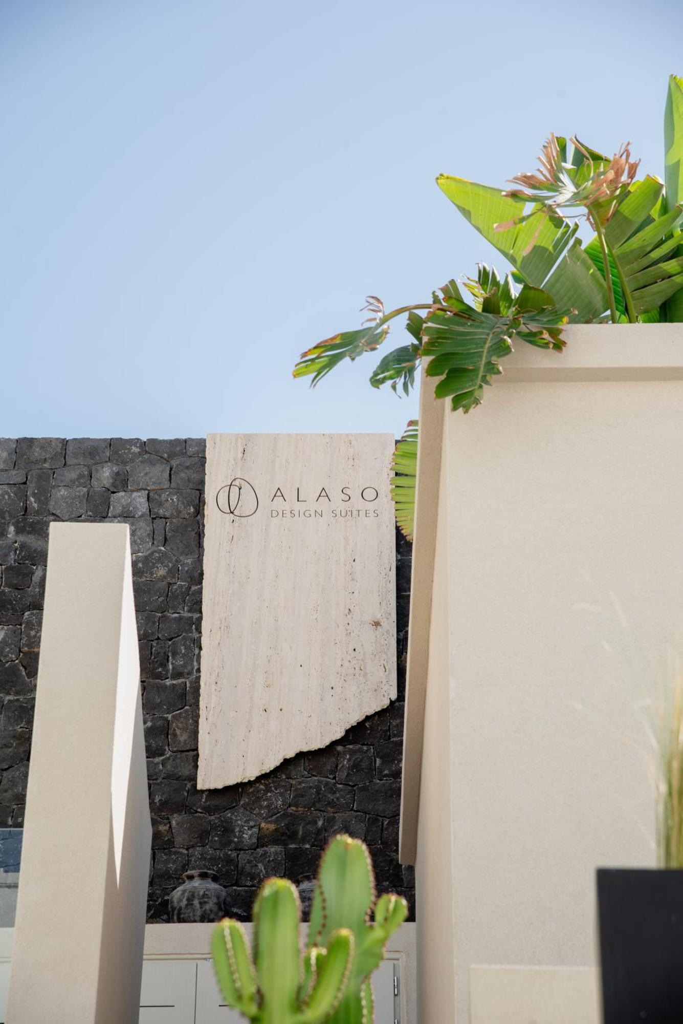 Alaso Design Suites Fira  Bagian luar foto