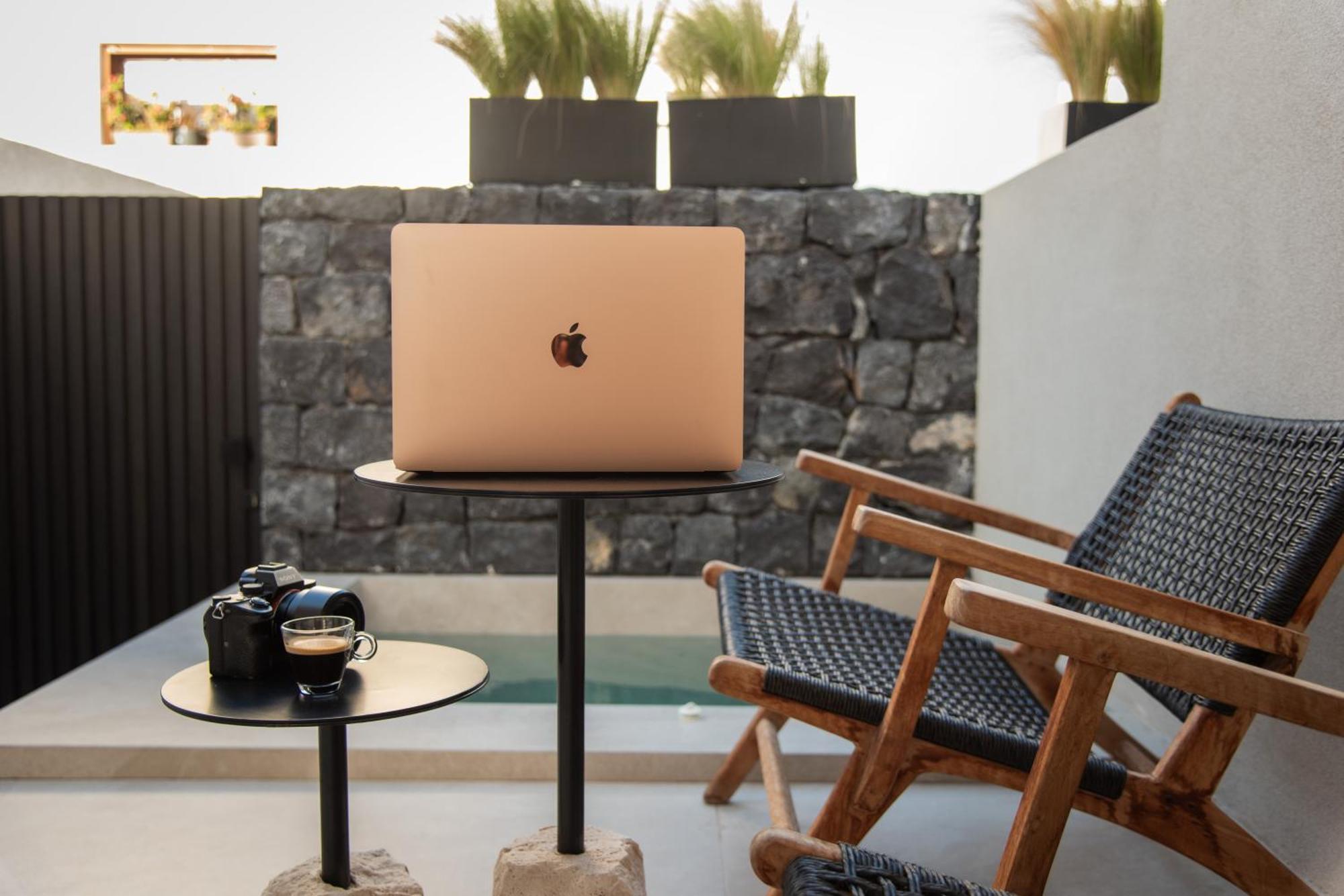 Alaso Design Suites Fira  Bagian luar foto