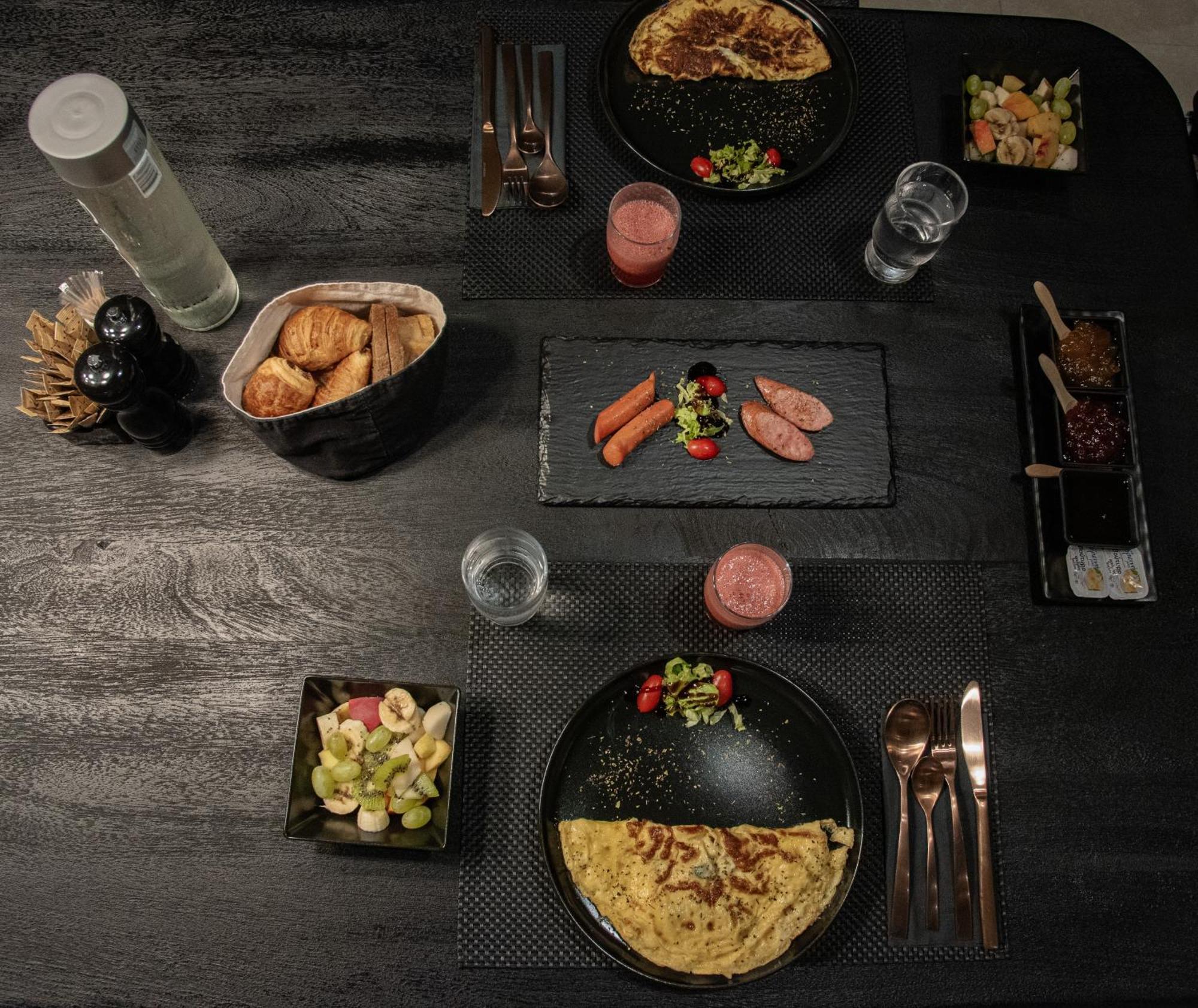 Alaso Design Suites Fira  Bagian luar foto